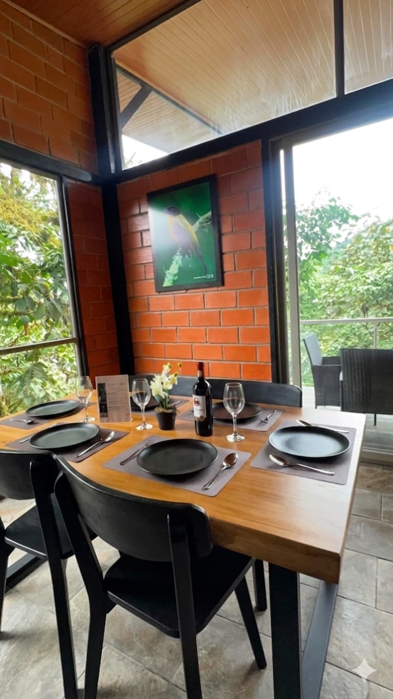 Dining area, Samay Forest luxury cabin Mashpi Amagusa